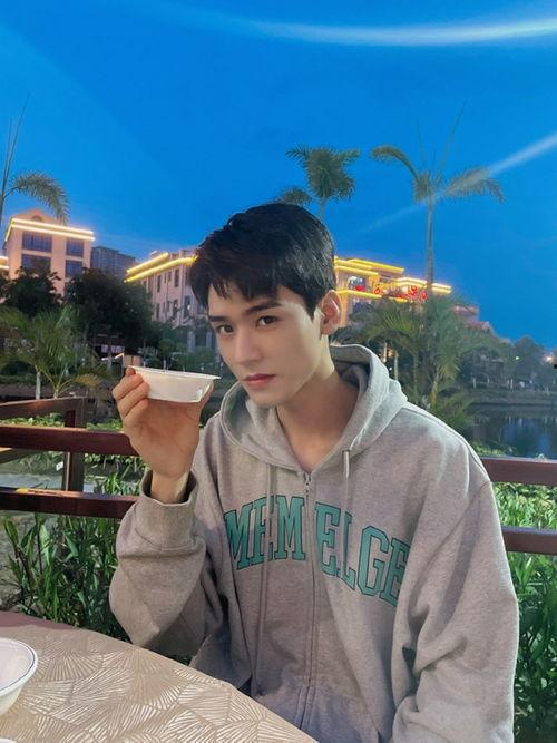 独家爆料龚俊视频,揭秘明星幕后生活瞬间  第1张